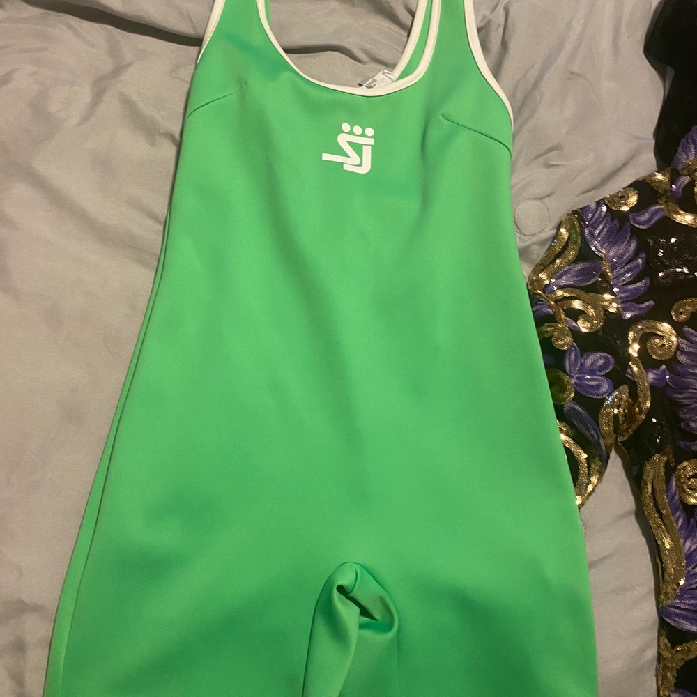 Shane Justin one piece short piece